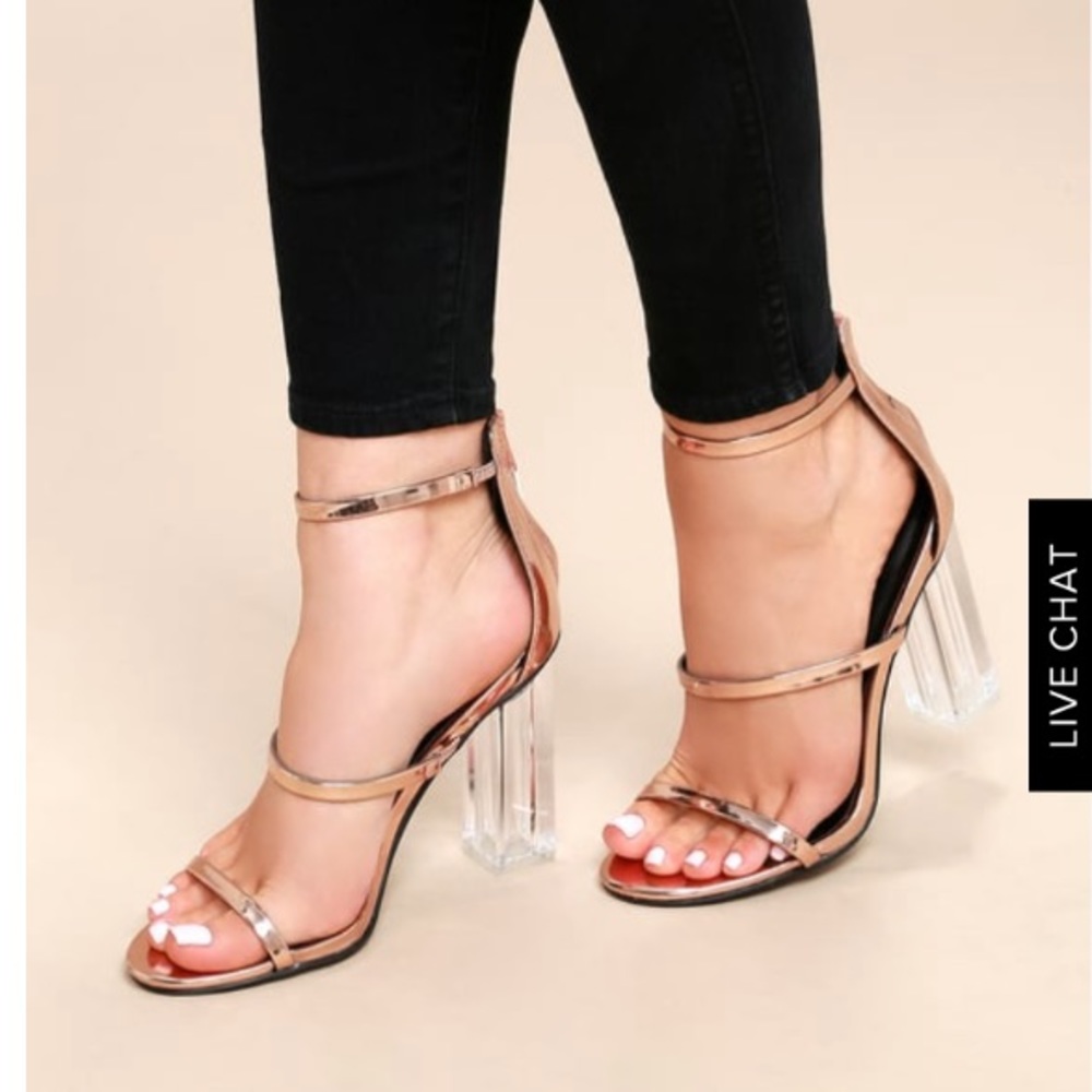 ⭐️NIB⭐️ Lulu’s rose gold heel